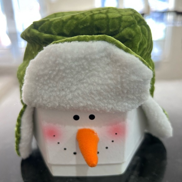 Snowman wine carrying container. - Picture 6 of 10